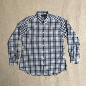 Large Vineyard Vines Slim Fit Tucker Shirt. Blue plaid button up. 100% cotton.